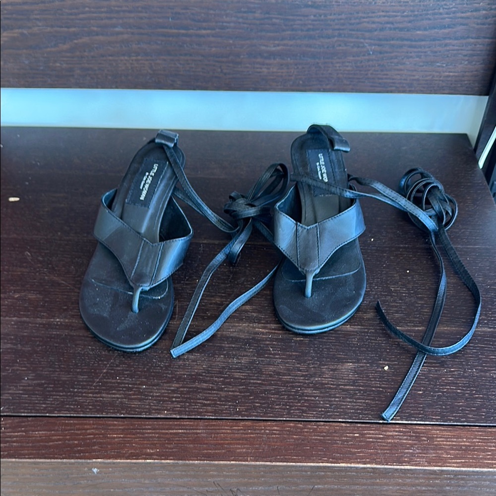 Women's Black Sandals - NEW WITHOUT TAGS